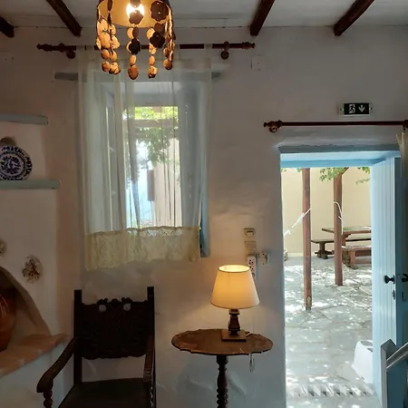 Avra Traditional Blue House, Elma's Сasa de vacaciones Alónnisos