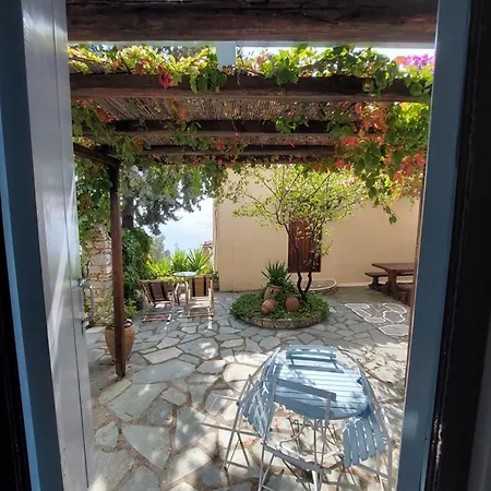 Сasa de vacaciones Avra Traditional Blue House, Elma's Alónnisos