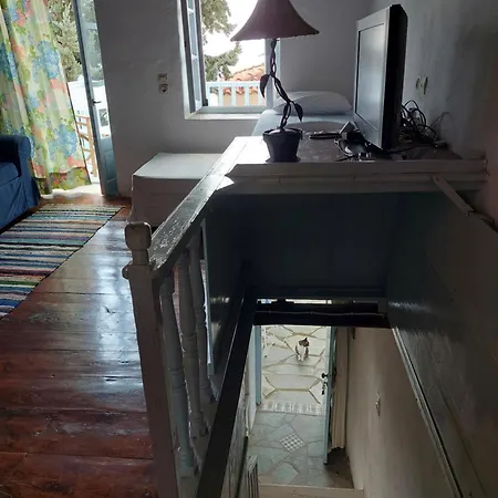 Avra Traditional Blue House, Elma's Сasa de vacaciones *