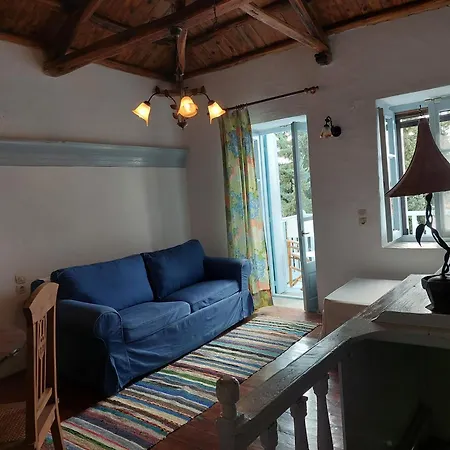 Сasa de vacaciones Avra Traditional Blue House, Elma's *