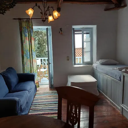 Avra Traditional Blue House, Elma's Сasa de vacaciones Alónnisos