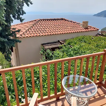 Avra Traditional Blue House, Elma's Αλόννησος