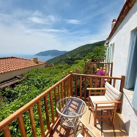 Avra Traditional Blue House, Elma's Сasa de vacaciones Alónnisos